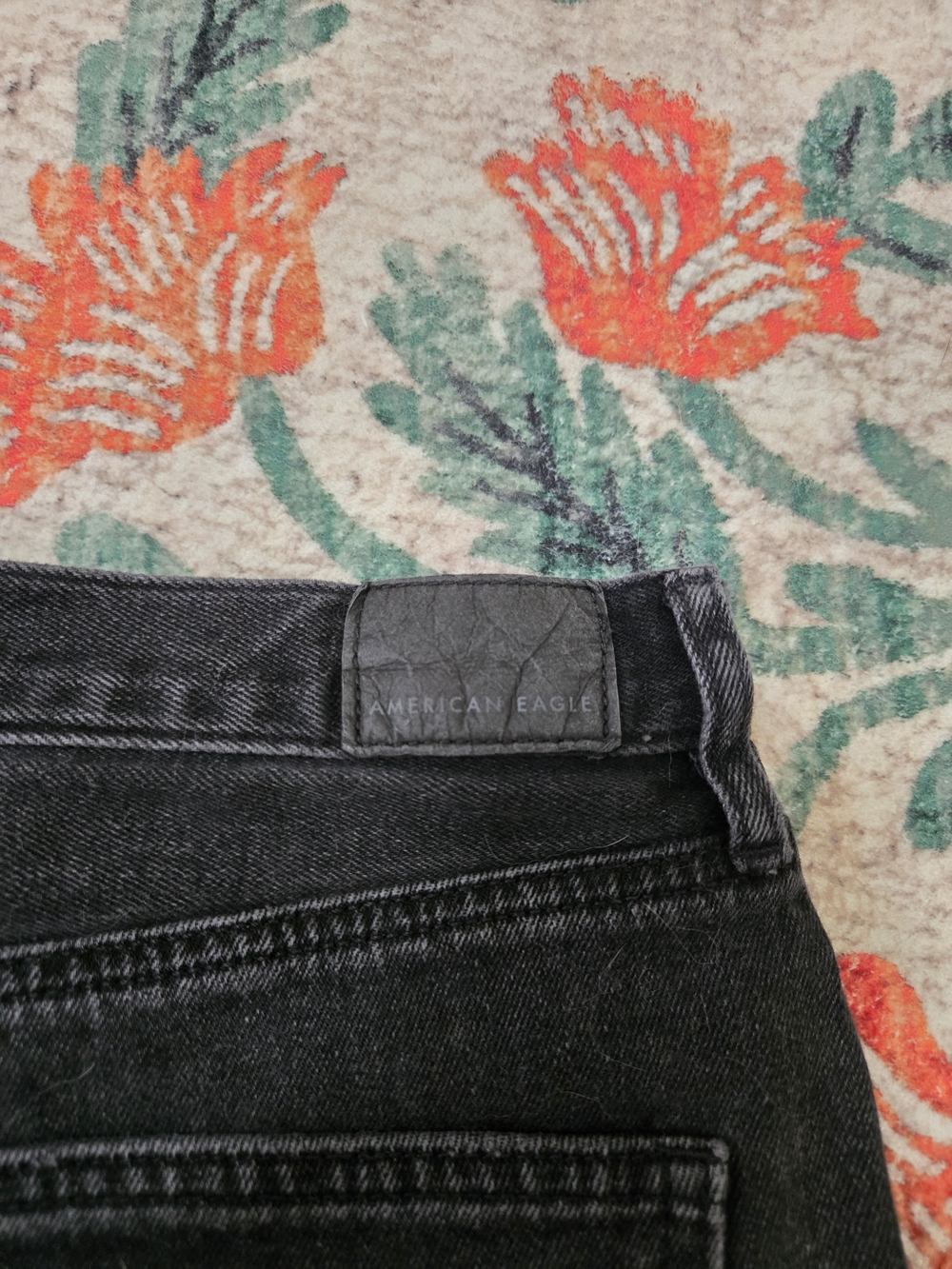 American Eagle Outfitters Distressed Black 90's Boyfriend Short - Picture 3 of 8